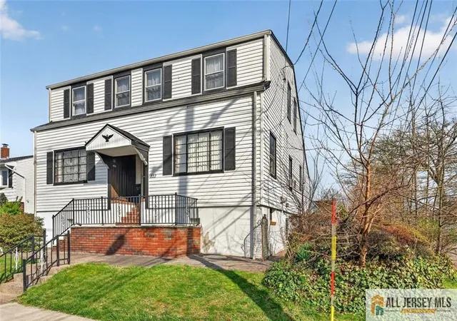 Photo 3 of Single family home for sale at 222 Remsen Ave, Avenel, NJ 07001 | MLS# 2661647M | Listing updated on 2026-06-03