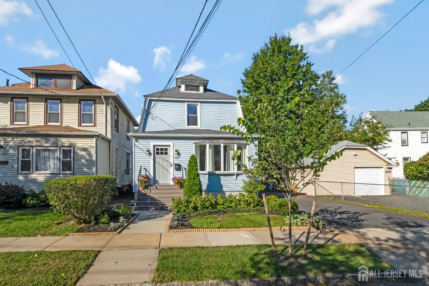 Single family home for sale at 208 Walnut St, Roselle Park, NJ 07204 | MLS# 2705882R