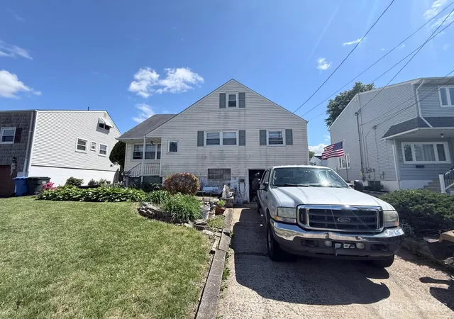 Photo 1 of Single family home for sale at 18 Brandywine Rd, Fords, NJ 08863 | MLS# 2616060R | Listing updated on 2026-06-01