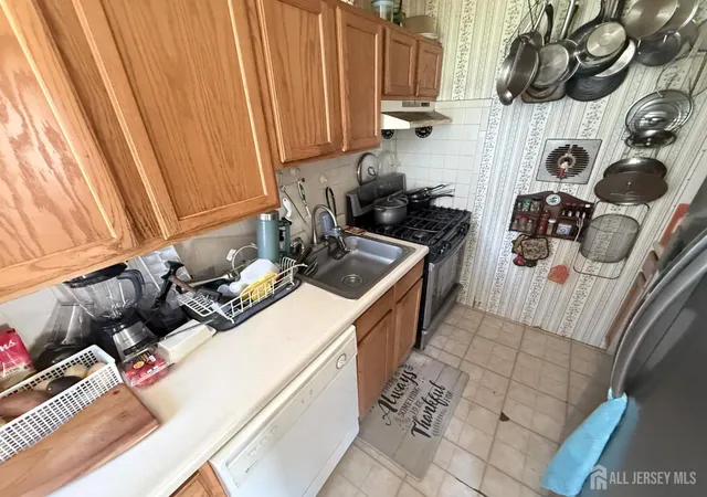 Photo 2 of Single family home for sale at 18 Brandywine Rd, Fords, NJ 08863 | MLS# 2616060R | Listing updated on 2026-06-01