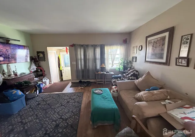 Photo 3 of Single family home for sale at 18 Brandywine Rd, Fords, NJ 08863 | MLS# 2616060R | Listing updated on 2026-06-01