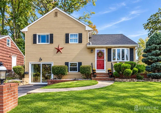 Single family home for sale at 4 Willow Ave, Edison, NJ 08817 | MLS# 2706808R | Listing updated on 2026-10-23