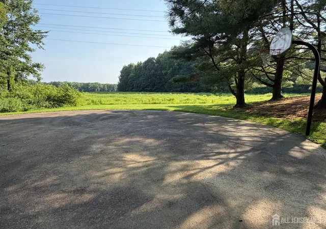 17th image of 79 Staghorn Dr, Matawan, NJ 07747 | MLS# 2702381R
