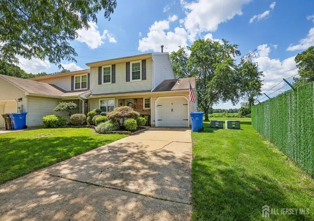 2nd image of 79 Staghorn Dr, Matawan, NJ 07747 | MLS# 2702381R