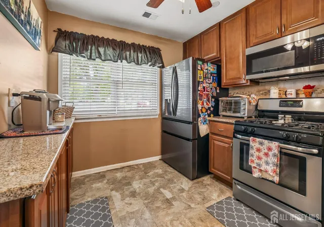4th image of 79 Staghorn Dr, Matawan, NJ 07747 | MLS# 2702381R
