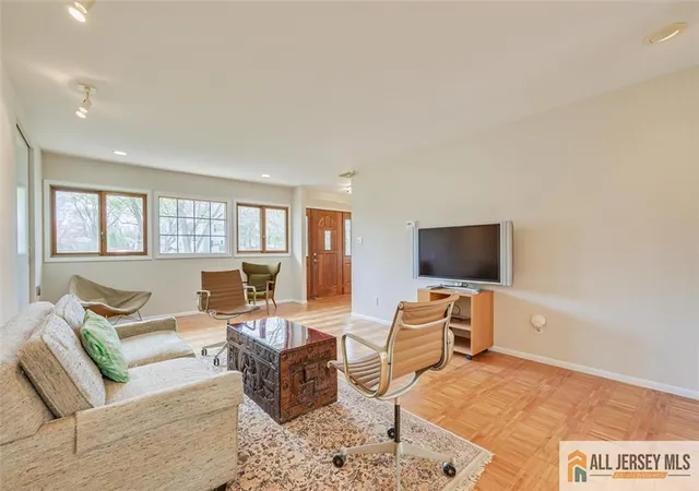 Homes for sale in South Brunswick, NJ | 6 Waller Ct, South Brunswick, NJ 08824 | MLS# 2661619M