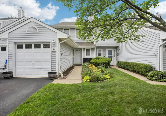 Homes for sale in Sayreville, NJ | 37 Upperbrook Ct, Sayreville, NJ 08859 | MLS# 2616767R