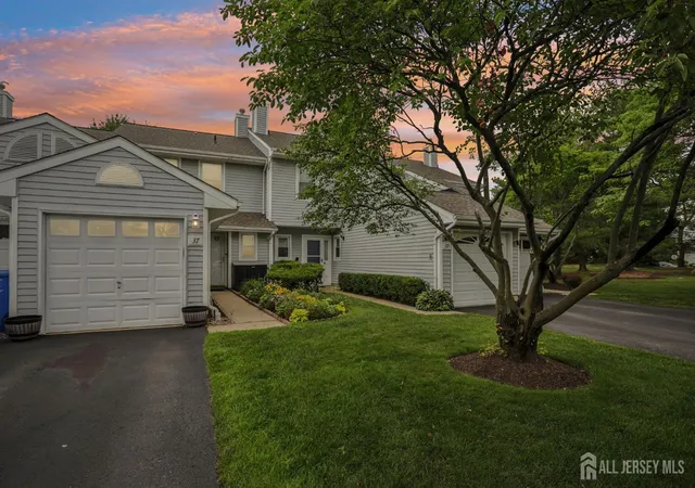 Homes for sale in Sayreville, NJ | 37 Upperbrook Ct, Sayreville, NJ 08859 | MLS# 2616767R