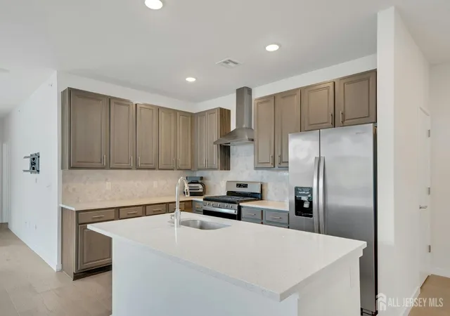 Photo 3 of Condo for sale at 644 Lorhan Dr, Piscataway, NJ 08854 | MLS# 2702362R | Listing updated on 2026-09-24