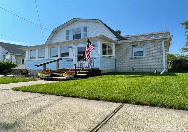 Photo 2 of Single family home for sale at 21 Douglas St, Fords, NJ 08863 | MLS# 2214631R | Listing updated on 2023-09-14