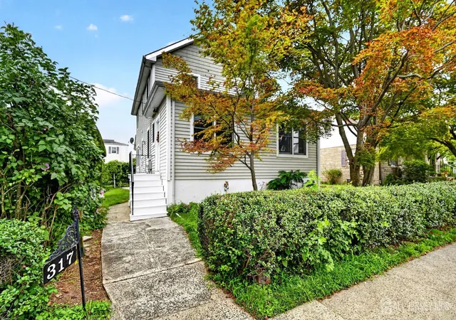3rd image of 317 Ware Ct, Bound Brook, NJ 08805 | MLS# 2701635R
