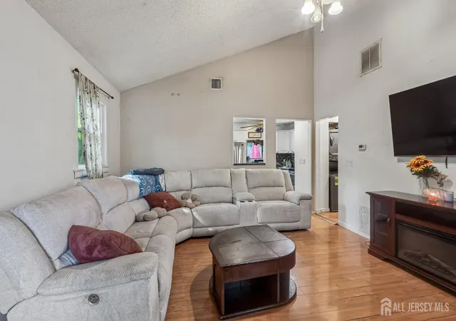 5th image of 2 Culver Ln, East Brunswick, NJ 08816 | MLS# 2618431R