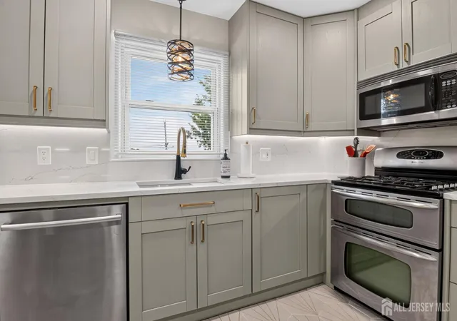5th image of 6 Ridgeview Rd, Jamesburg, NJ 08831 | MLS# 2703269R