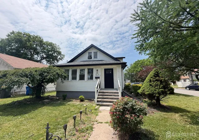 Homes for sale in Avenel, NJ | 273 Avenel St, Avenel, NJ 07001 | MLS# 2617536R