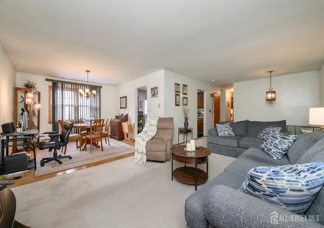 Homes for sale in Parsippany Troy Hills, NJ | 6 Ash Ln, Parsippany Troy Hills, NJ 07034 | MLS# 2700604R