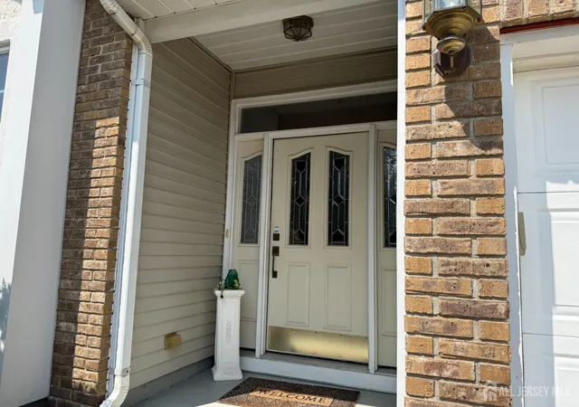 2nd image of 8 Wakefield Ct, Monroe Township, NJ 08831 | MLS# 2701514R