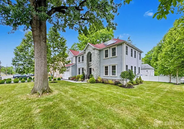 Photo 4 of Single family home for sale at 232 W Shirley Ave, Edison, NJ 08820 | MLS# 2618030R | Listing updated on 2026-08-25