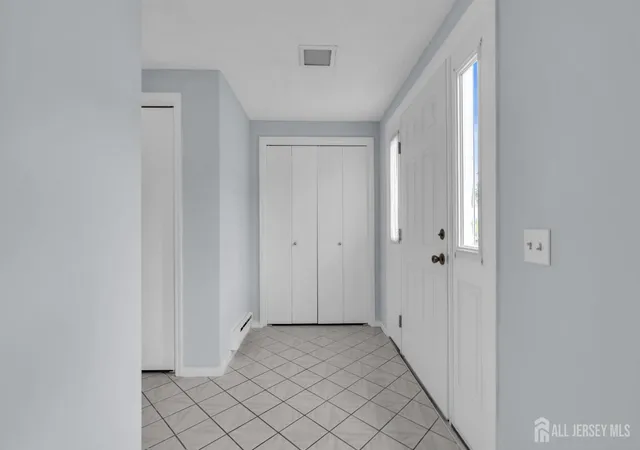 4th image of 452-A Roxbury Ln, Monroe Township, NJ 08831 | MLS# 2700142R