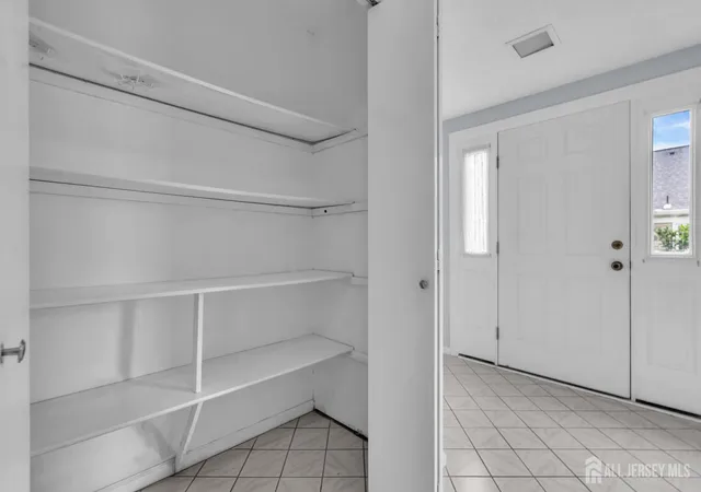 5th image of 452-A Roxbury Ln, Monroe Township, NJ 08831 | MLS# 2700142R