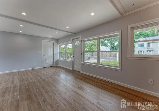 4th image of 3 Pillar Dr, South Amboy, NJ 08879 | MLS# 2702314R