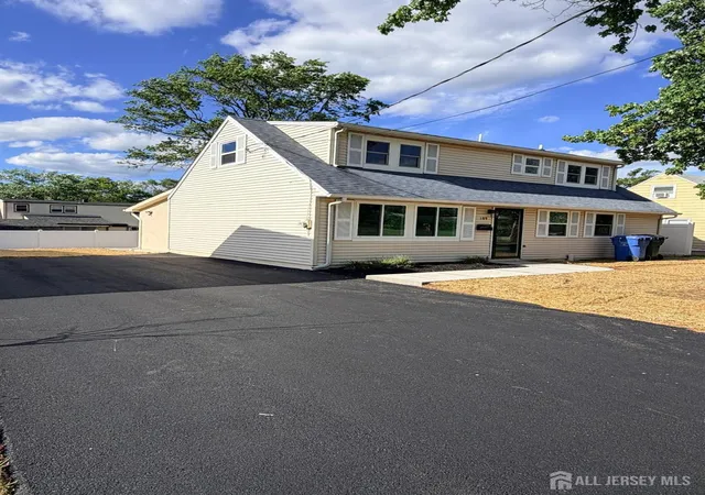 Homes for sale in Iselin, NJ | 109 W Arthur Pl, Iselin, NJ 08830 | MLS# 2617521R