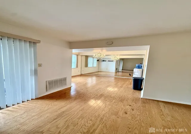 Homes for sale in Woodbridge Proper, NJ | 110 Keystone Ct, Woodbridge Proper, NJ 07095 | MLS# 2615837R