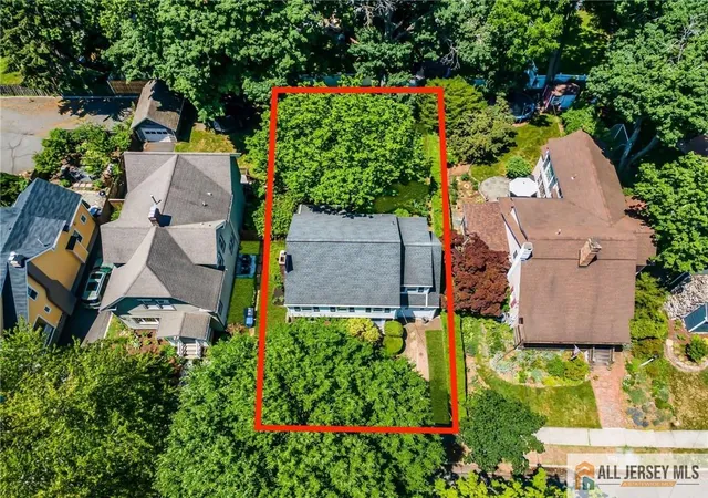 Homes for sale in Metuchen, NJ | 25 Home St, Metuchen, NJ 08840 | MLS# 2662171M