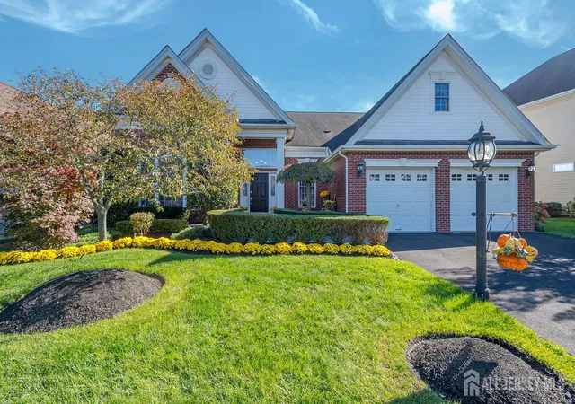 Single family home for sale at 5 Tidewater Pl, Monroe, NJ 08831 | MLS# 2706938R