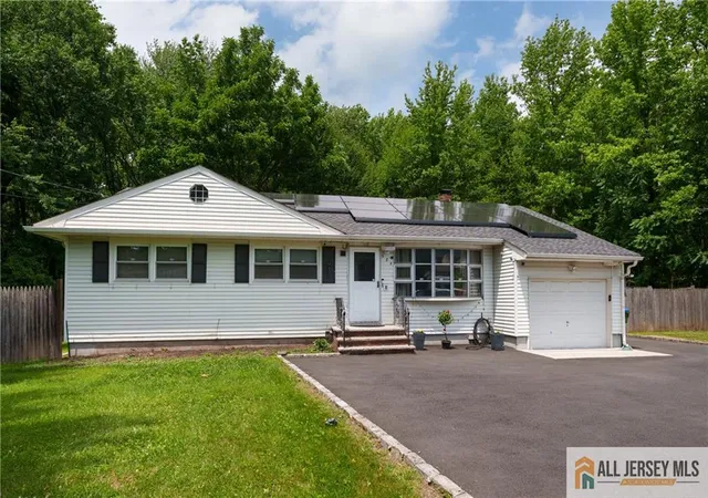 Homes for sale in Edison, NJ | 984 New Dover Rd, Edison, NJ 08820 | MLS# 2662270M