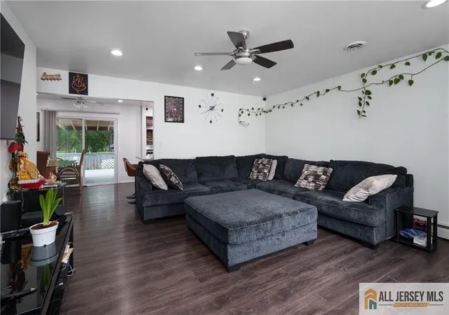 Homes for sale in Edison, NJ | 984 New Dover Rd, Edison, NJ 08820 | MLS# 2662270M