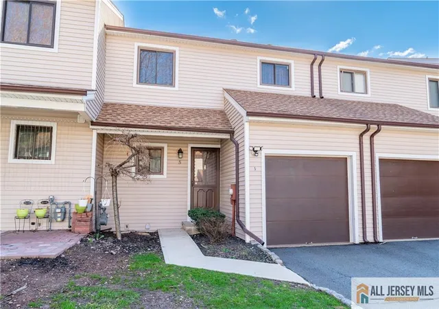 Photo 2 of Townhouse for sale at 5 Lily Ct, Edison, NJ 08820 | MLS# 2661529M | Listing updated on 2026-06-15