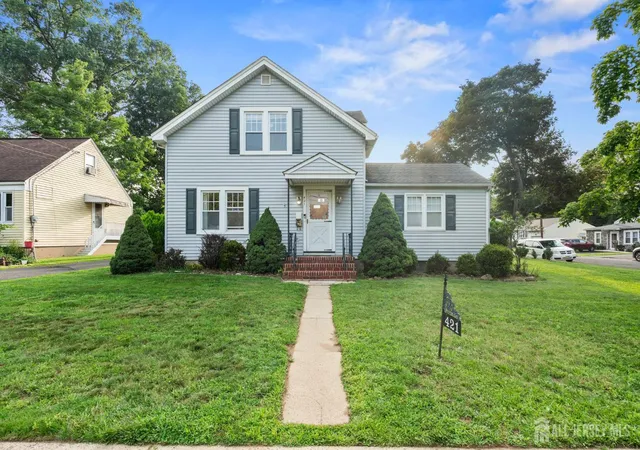 Photo 1 of Single family home for sale at 421 N Lincoln Ave, Middlesex, NJ 08846 | MLS# 2700449R | Listing updated on 2026-08-28