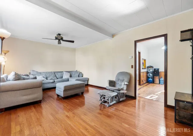 Photo 3 of Single family home for sale at 421 N Lincoln Ave, Middlesex, NJ 08846 | MLS# 2700449R | Listing updated on 2026-08-28
