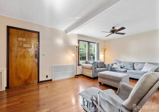 Photo 4 of Single family home for sale at 421 N Lincoln Ave, Middlesex, NJ 08846 | MLS# 2700449R | Listing updated on 2026-08-28