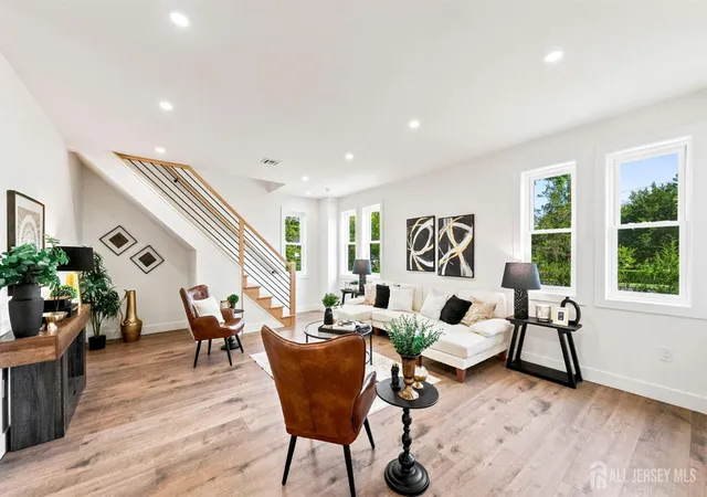 5th image of 3 Tyne Ct, Kendall Park, NJ 08824 | MLS# 2617882R
