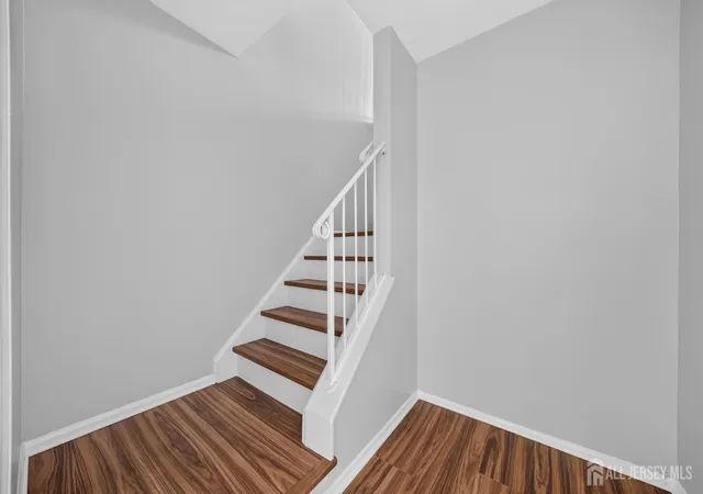 4th image of 216 Copeley Wy, North Brunswick, NJ 08902 | MLS# 2701058R