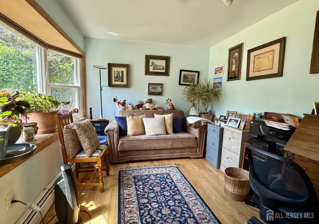 3rd image of 160 Lakeside Dr S, Piscataway, NJ 08854 | MLS# 2615108R