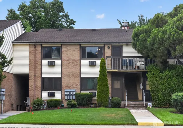 Homes for sale in Woodbridge Proper, NJ | 1008 Cricket Ln, Woodbridge Proper, NJ 07095 | MLS# 2700331R