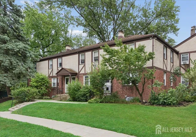 2nd image of 263 Newman St, Metuchen, NJ 08840 | MLS# 2700782R