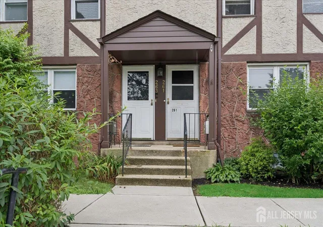 Photo 3 of Single family home for sale at 263 Newman St, Metuchen, NJ 08840 | MLS# 2700782R | Listing updated on 2026-07-16