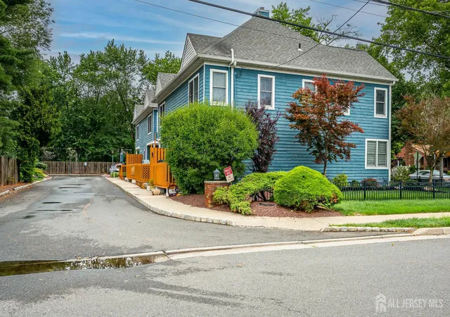 Homes for sale in Metuchen, NJ | 2 Mulberry Ln, Metuchen, NJ 08840 | MLS# 2700312R