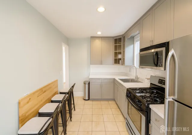 Photo 4 of Single family home for sale at 146 3Rd St, Dunellen, NJ 08812 | MLS# 2603711R | Listing updated on 2025-11-10