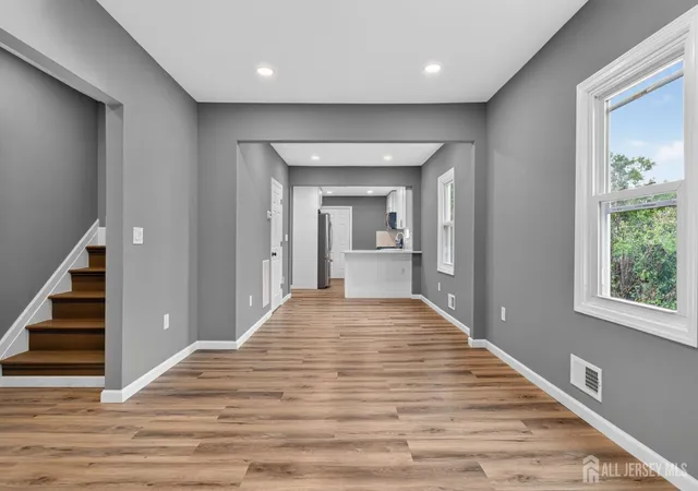 4th image of 16 Gordon St, Cliffwood, NJ 07721 | MLS# 2701382R