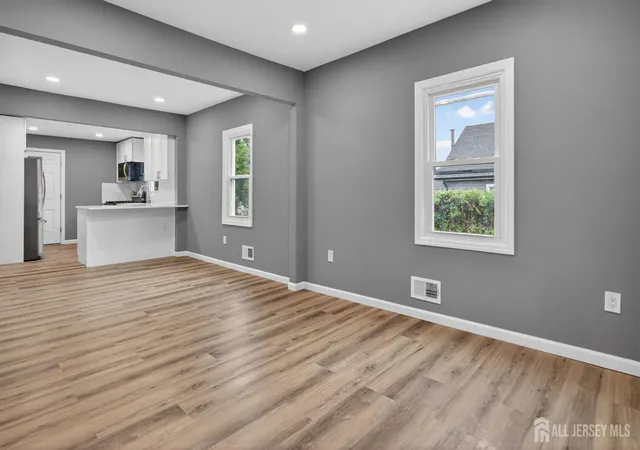 5th image of 16 Gordon St, Cliffwood, NJ 07721 | MLS# 2701382R