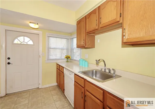 Photo 2 of Single family home for sale at 196 Worth St, Iselin, NJ 08830 | MLS# 2661771M | Listing updated on 2026-05-04