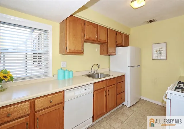 Photo 3 of Single family home for sale at 196 Worth St, Iselin, NJ 08830 | MLS# 2661771M | Listing updated on 2026-05-04