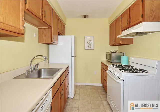 Photo 3 of Single family home for sale at 196 Worth St, Iselin, NJ 08830 | MLS# 2661771M | Listing updated on 2026-05-04