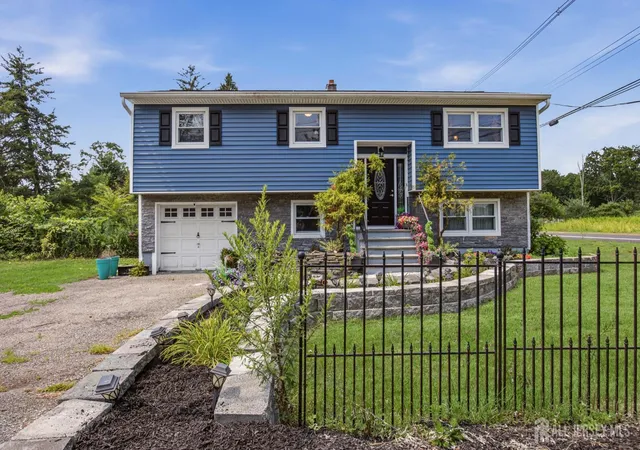 3rd image of 2 Scenic Dr, Andover, NJ 07821 | MLS# 2702154R