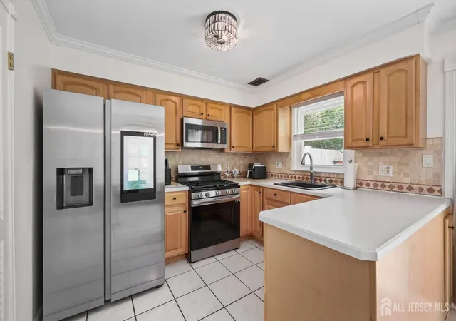 5th image of 31 Dallenbach Ln, East Brunswick, NJ 08816 | MLS# 2617281R