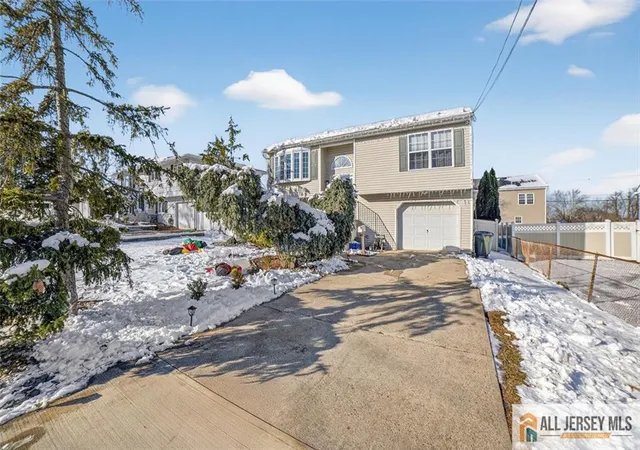 Photo 3 of Single family home for sale at 439 Ocean Blvd, Keyport, NJ 07735 | MLS# 2660982M | Listing updated on 2026-01-27